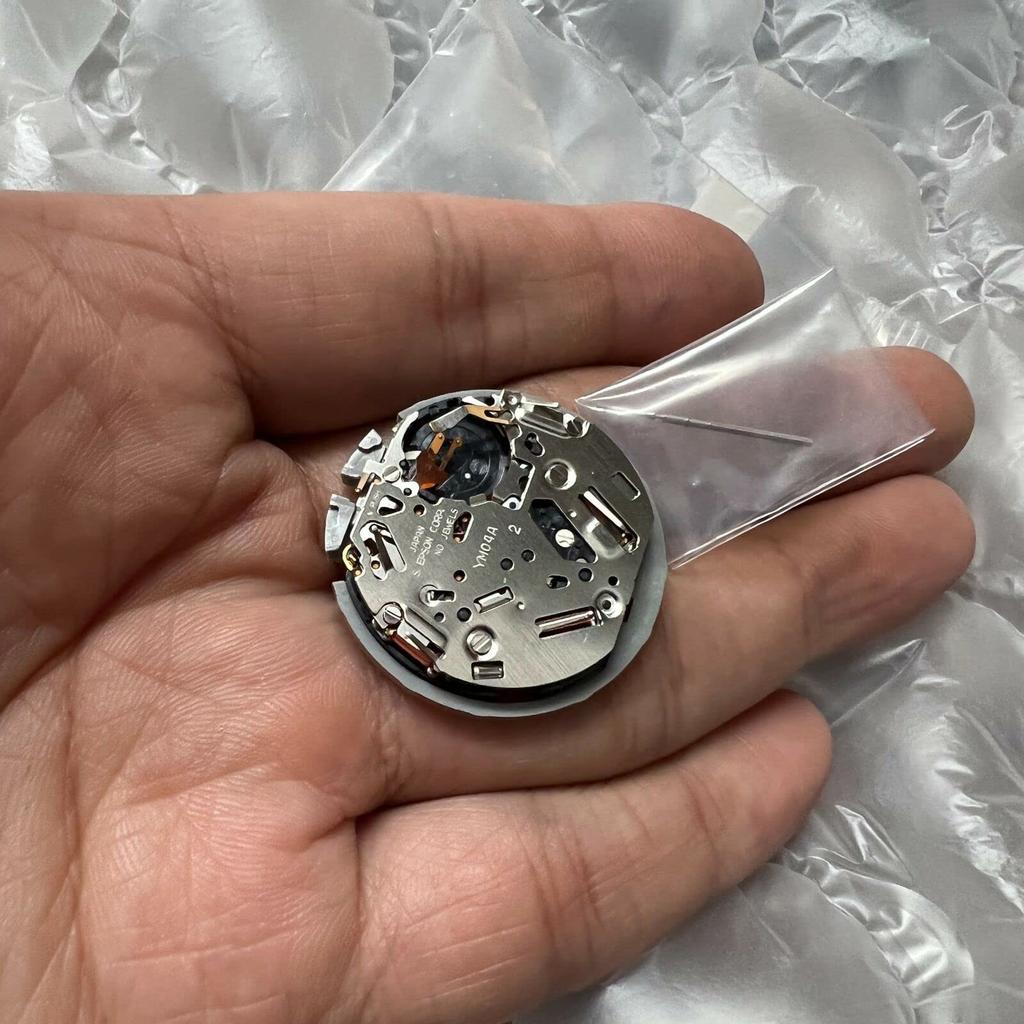 Vedeți piese de reparare pentru ceasuri cu mecanism de cristal pentru YM04 YM04A pentru Epson, Hattori și TMI.