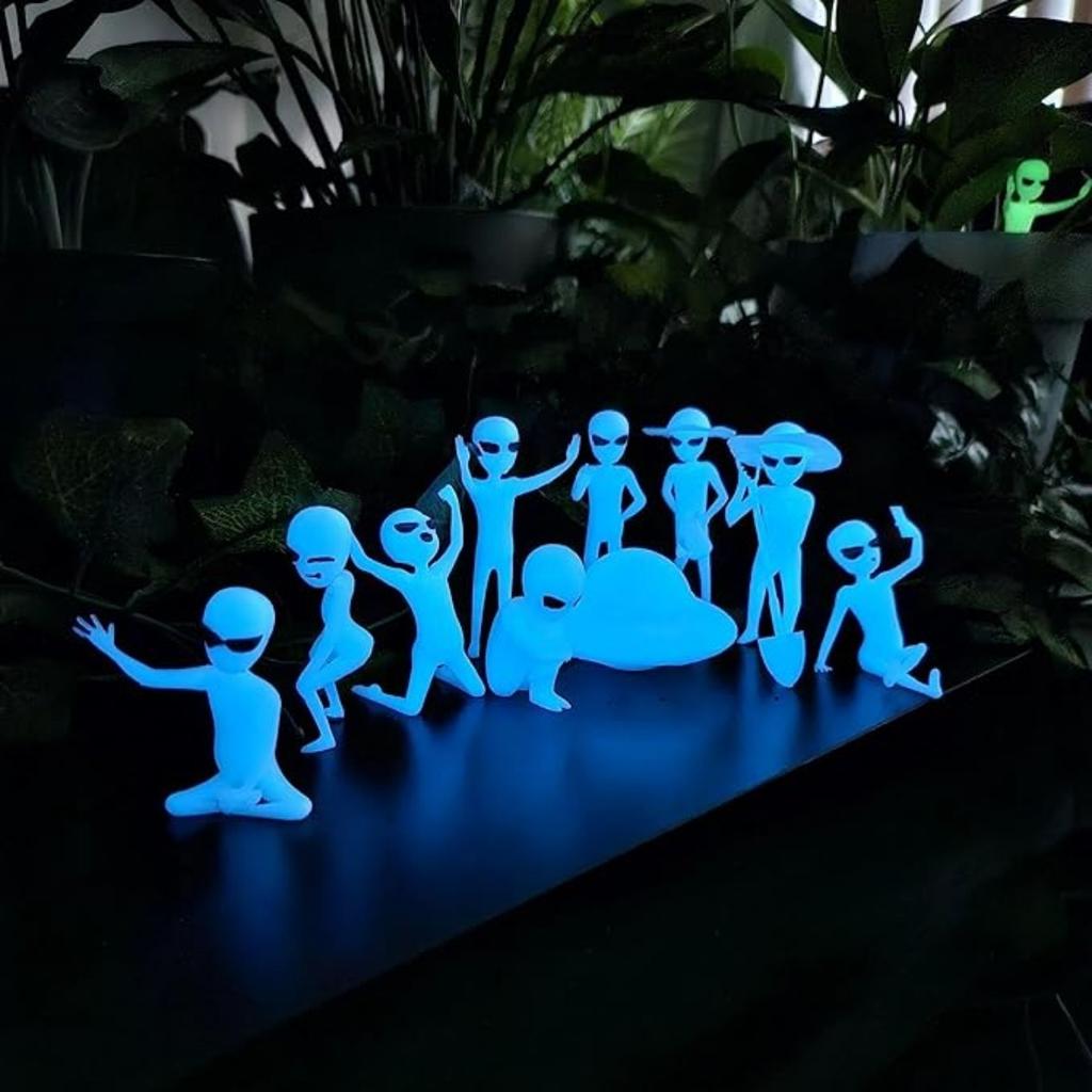 Glow in The Dark Alien Planter Tree Spirits Plant Accessory Miniature Luminous Garden Ghost Decor,Outside Indoor Outdoor Patio Lawn Yard Decoration