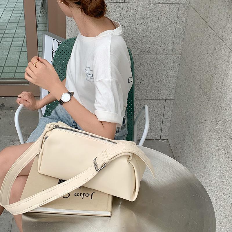 Ielgy All-Match High-End Messenger Bag Fashion Niche Commuter Trendy Underarm Bag