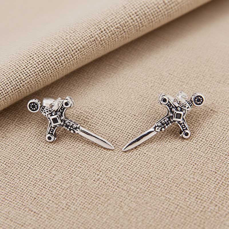 

Маленькие серьги-подвески в готическом панк-стиле с кинжалами для мужчин и женщин, ретро, персонализированные, трендовые хип-хоп украшения, подарок серебряный