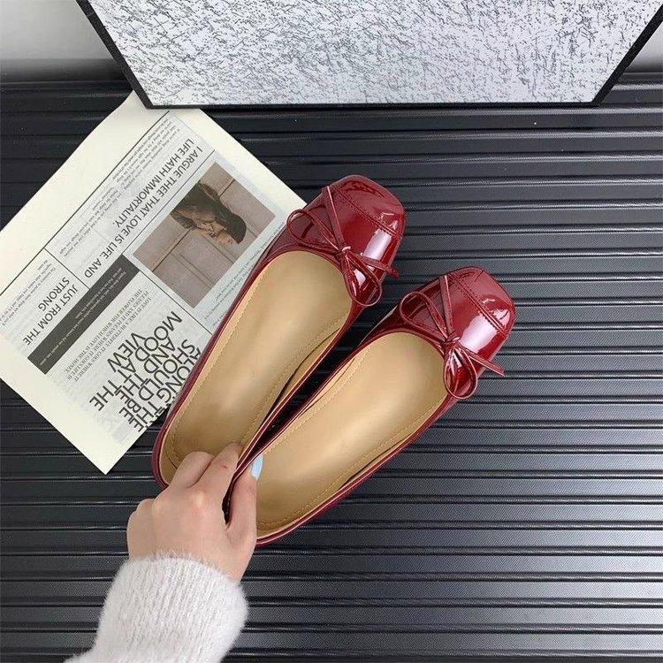 

Нежные нюдовые балетки с внутренней высотой, увеличивающей рост, новая обувь на плоской подошве, с темпераментом, с легким вырезом, для работы, мягкая подошва, одинарная обувь 40 бордовый