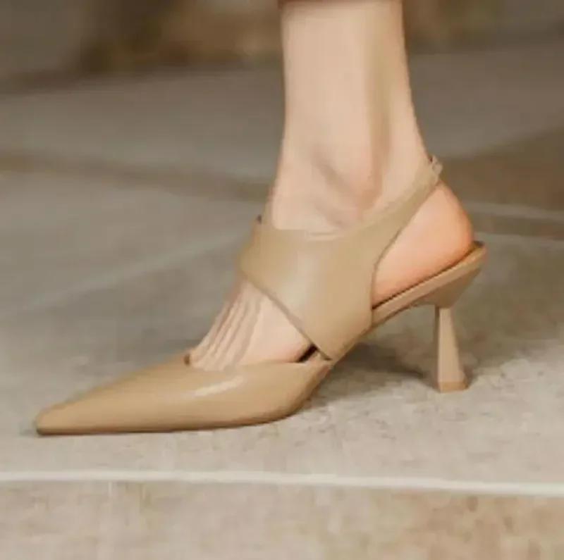Fashion Sandales à talons hauts pour femmes, chaussures à bout pointu, style romain, document solide, nouvelle collection 2024