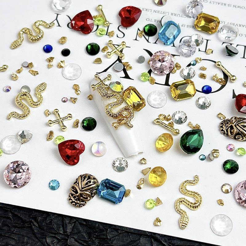 

Драгоценный камень Роскошный Сплав Chrome Hearts Нейл-арт 3D Плоские и Острые Стразы Смешанный Стиль Пакет