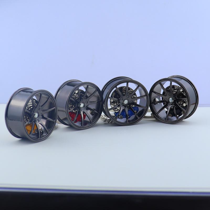Wheel Hub Car Key Chain Fidget Toy Car Tire Brake Disc Keychain Gadget Keyring Bags Pendant 3D Alloy Model Gift Decor