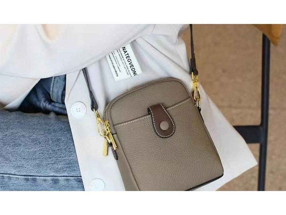 Spring/Summer 2025 Women's Genuine Leather Mini Crossbody Phone Bag - Versatile, Hot Single Shoulder Handbag.