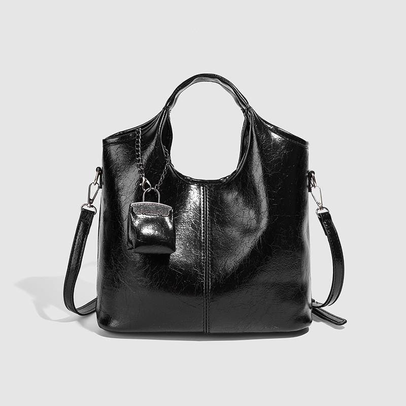 IELGY Ladies Messenger Bag Large Capacity Commuter All-Match Black Tote Bag