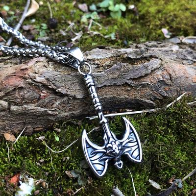 1 szt. Męska długa rączka podwójny topór Viking naszyjnik w stylu vintage biżuteria na prezent