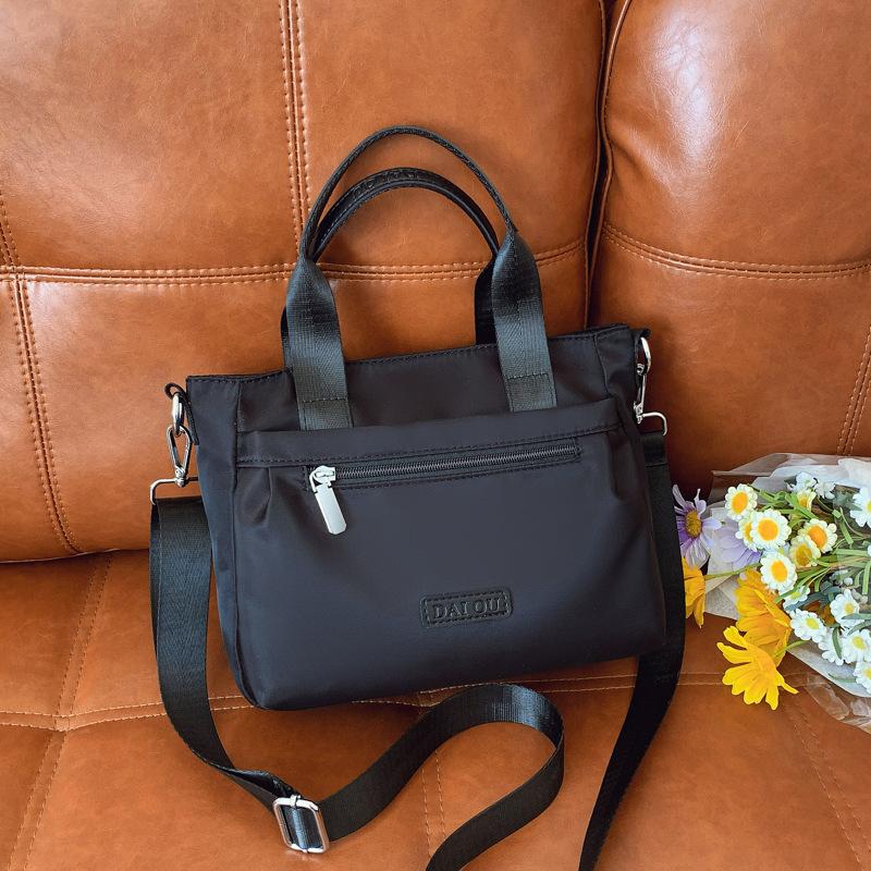 

Женская сумка лето новая легкая сумка-тоут большой вместимости женская повседневная простая на плечо мессенджер