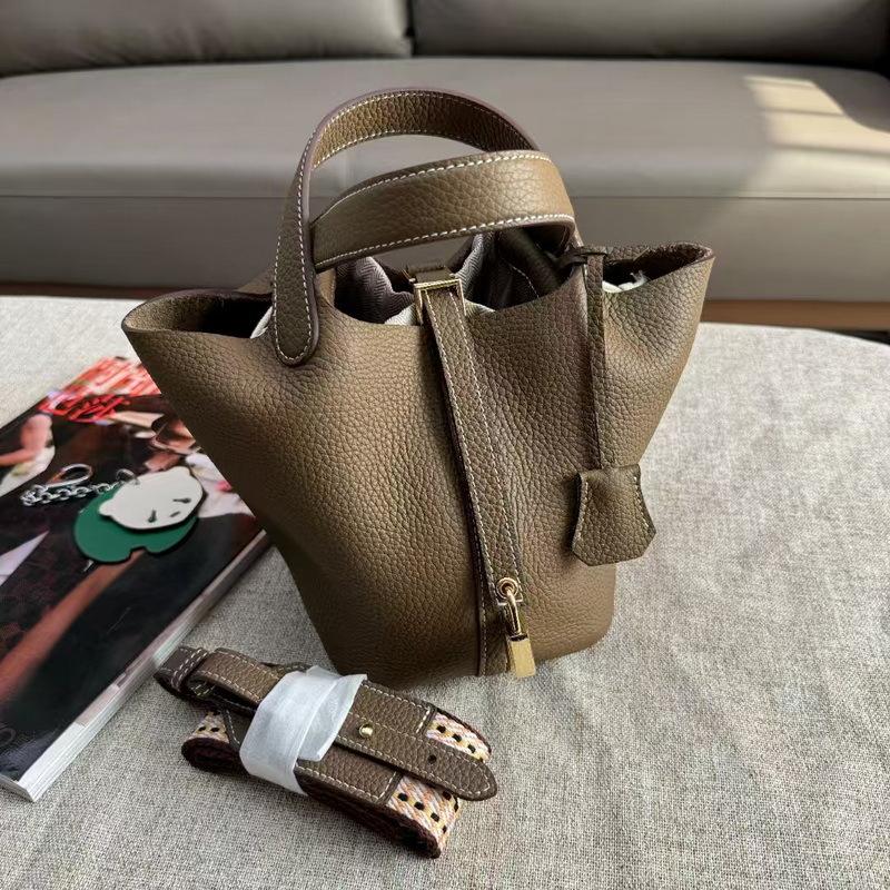 

2026 New Top Layer Cowhide Lychee Pattern Genuine Leather Bucket Bag Gold Buckle Vegetable Basket Bag Wide Cloth Shoulder Strap 18x13x18cm хакі