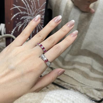 Anello con Rubino Sangue di Piccione Design Lusso Leggero Personalità Femminile Diamante ad Alto Tenore di Carbonio Francese Corindone Rosso Anello a Coda Anello a File