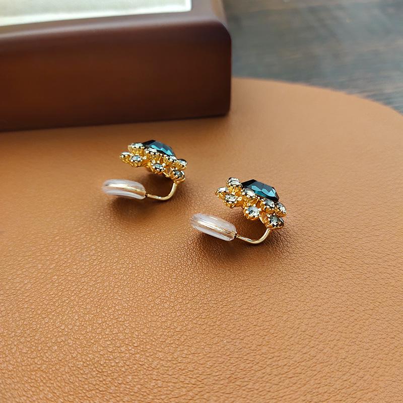 High-End Sapphire Vintage Ear Clips for Women, No Piercing, Autumn/Winter 2023