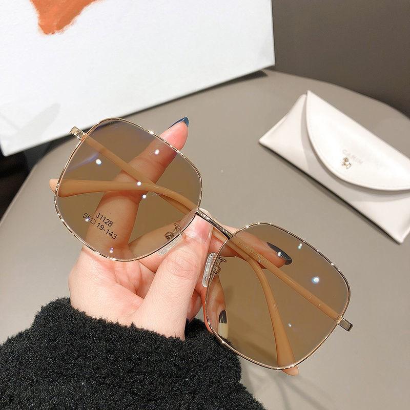 Glasses for Women, Ultra-light Large Square Frame, Korean Style Trendy Anti-blue Light High-definition Eye Protection Flat Glasses for Men