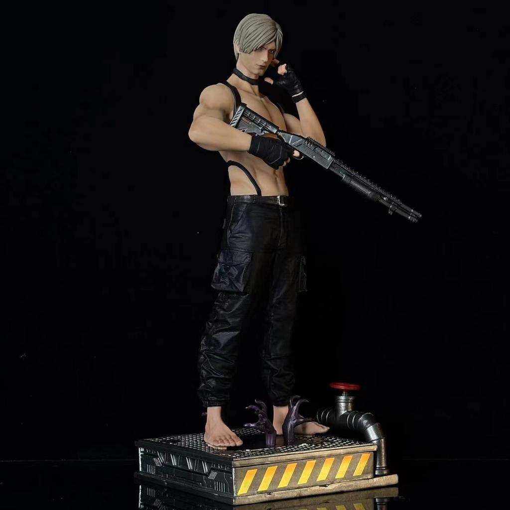 32Cm Hot Game Movie Leon 3Rd Generation Gk Action Figures Anime Model Trendy Collectible Toy Desktop Decoration Statue Ornament