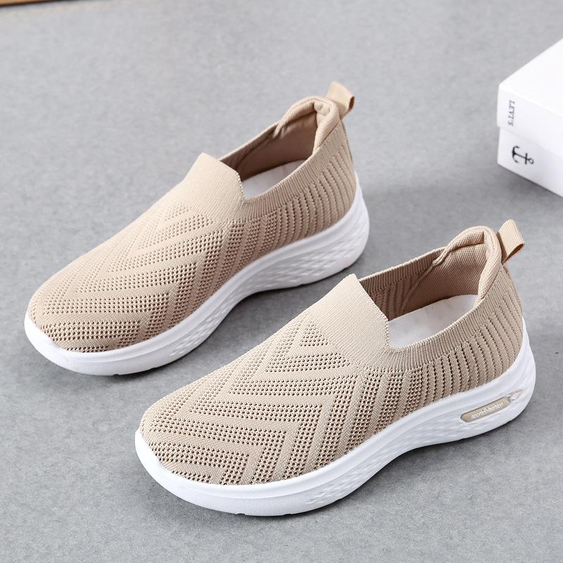 Sneakers women's new shoes casual soft sole mother shoes fashion socks shoes casual shoes straight hair
