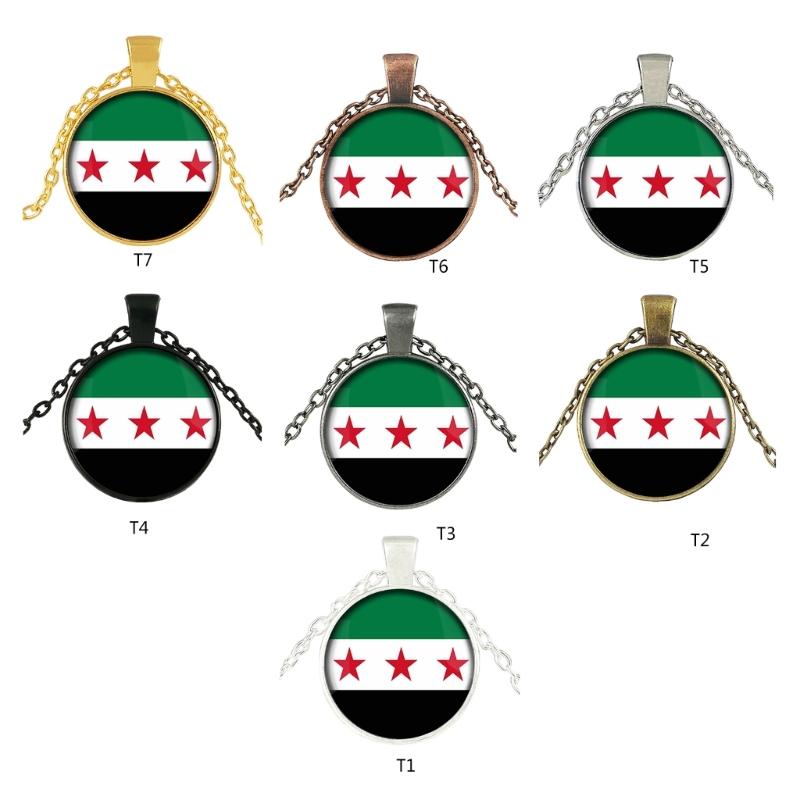 Elegante Halskette mit Anhänger der syrischen Flagge, die Nationalstolz und kulturelle Identität symbolisiert, aus robusten Materialien für den Alltag
