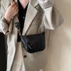 Popular new products niche retro style fashion wide shoulder straps women's casual versatile high sense simple solid color messenger bag