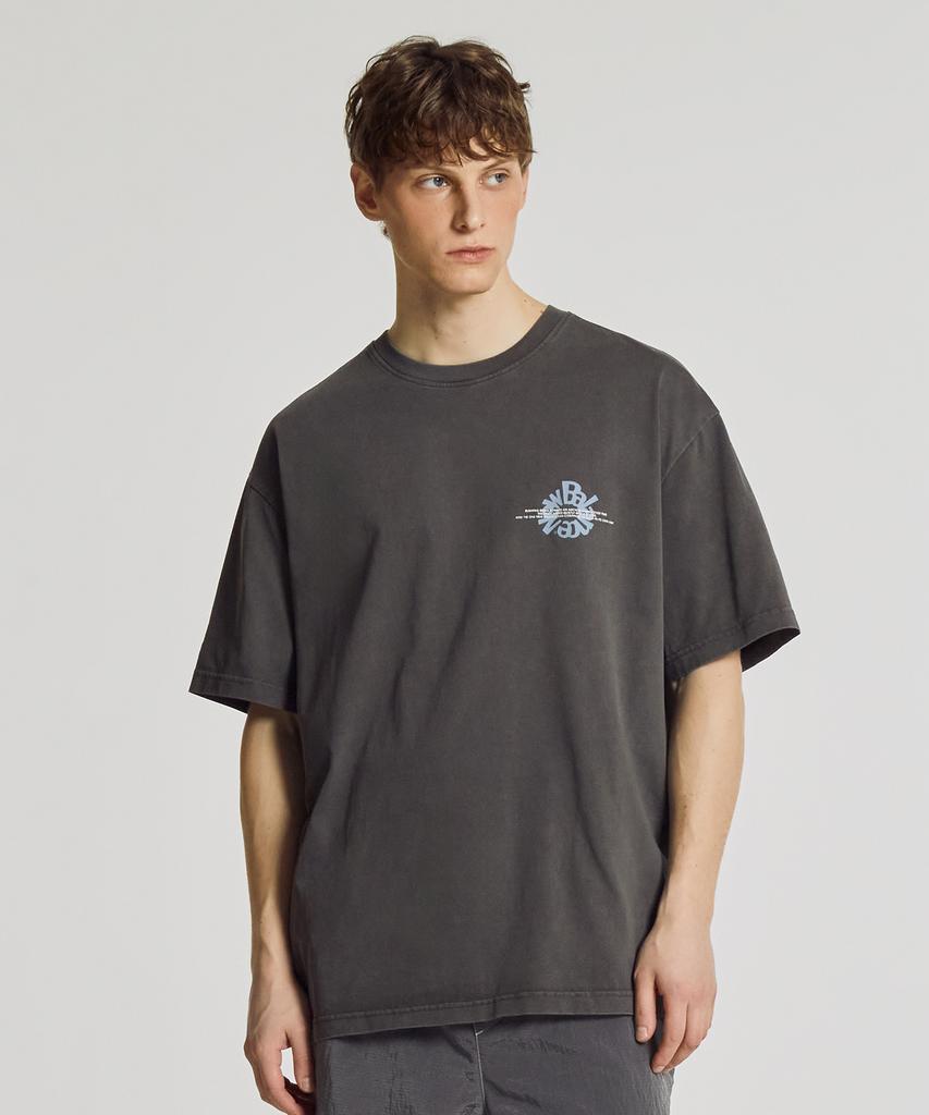 Nyuballanseu Nbneg3A113 / Uni Archive Pace Circle Short Sleeve T-Shirt (Charcoal)