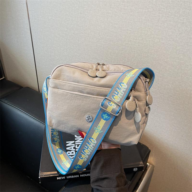 

Женская сумка новая повседневная универсальная многослойная большая вместимость на плечо сумка-мессенджер модная дорожная маленькая квадратная сумка тренд серый