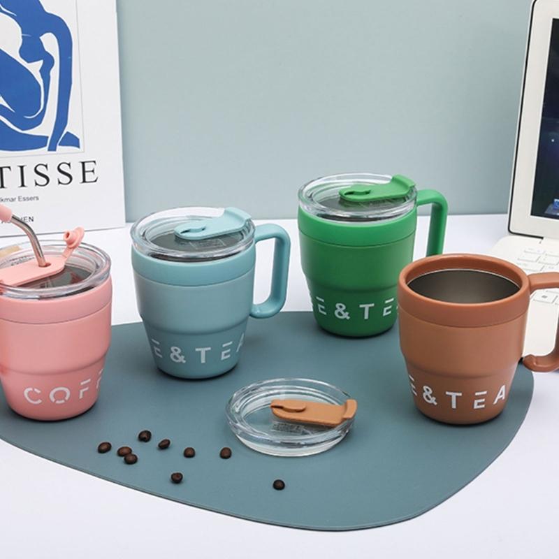 Inovativní hrnek na kávu s uchem a víčkem se slámkou 480ML Láhev Materiál nerezová ocel Hrnky se slámkou na nápoje