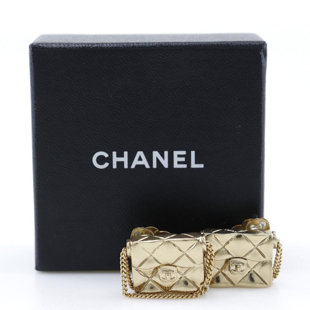 CHANEL Matelasse Earring gold Plated Gold 24.6g Women Used