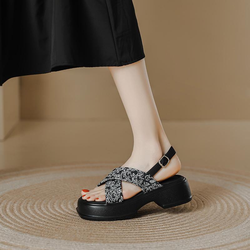 

Guochao new Chinese platform sandals women s summer national style embroidery ancient Hanfu with Roman shoes beach women s sandals 33
