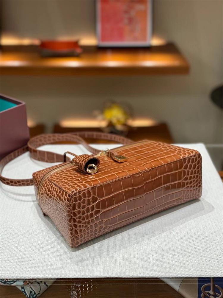 Alligator Grain Cowhide Lunch Bag 2025: Trendy Women's Crossbody & Handheld Shoulder Bag