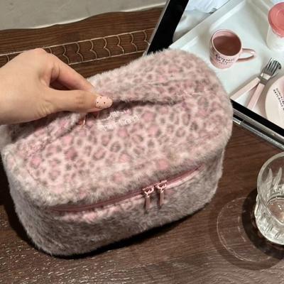 Herramientas y accesorios – Estuches y neceseres para cosméticos