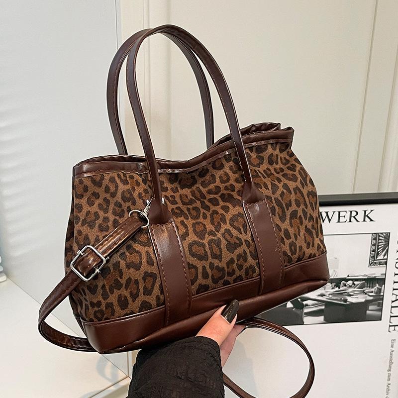 

2025 новая ретро леопардовый принт маленькая сумка женская осенне-зимняя Сен Мэн дорожная сумка мессенджер замшевая сумочка сумка-ведро