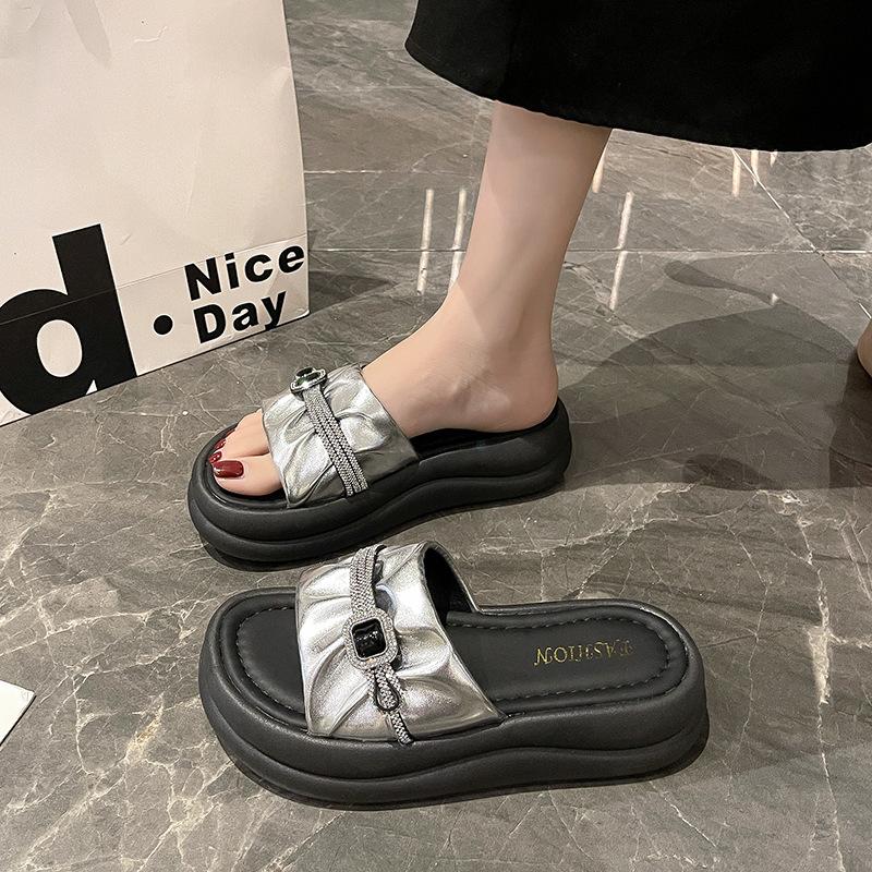 Pantoufles à semelles épaisses haut de gamme pour femmes, pour l'extérieur, printemps et été, nouvelles, antidérapantes, rehaussantes, mode muffin, à enfiler un mot