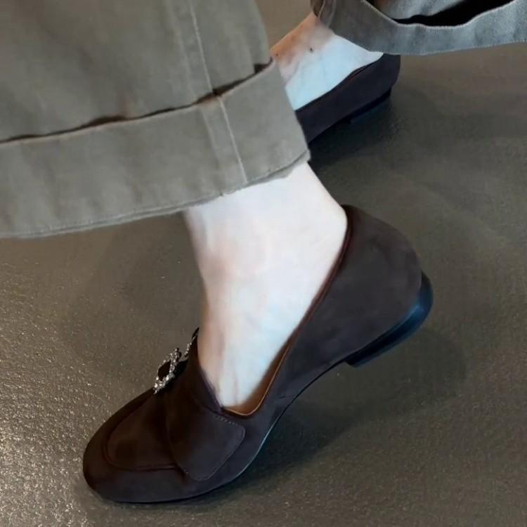 Schafsleder-Version~ retro schlichte Strass-Viereckschnalle Einzelne Schuhe Damen 2025 neue Mode macht nicht müde, Slipper zum Hineinschlüpfen