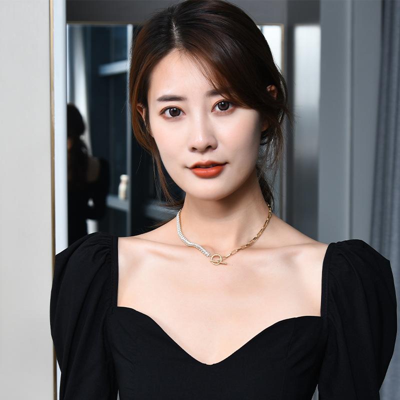 Steel Titanium Unique Choker Necklace With Dazzling Zirconia For Occasions Fashionable