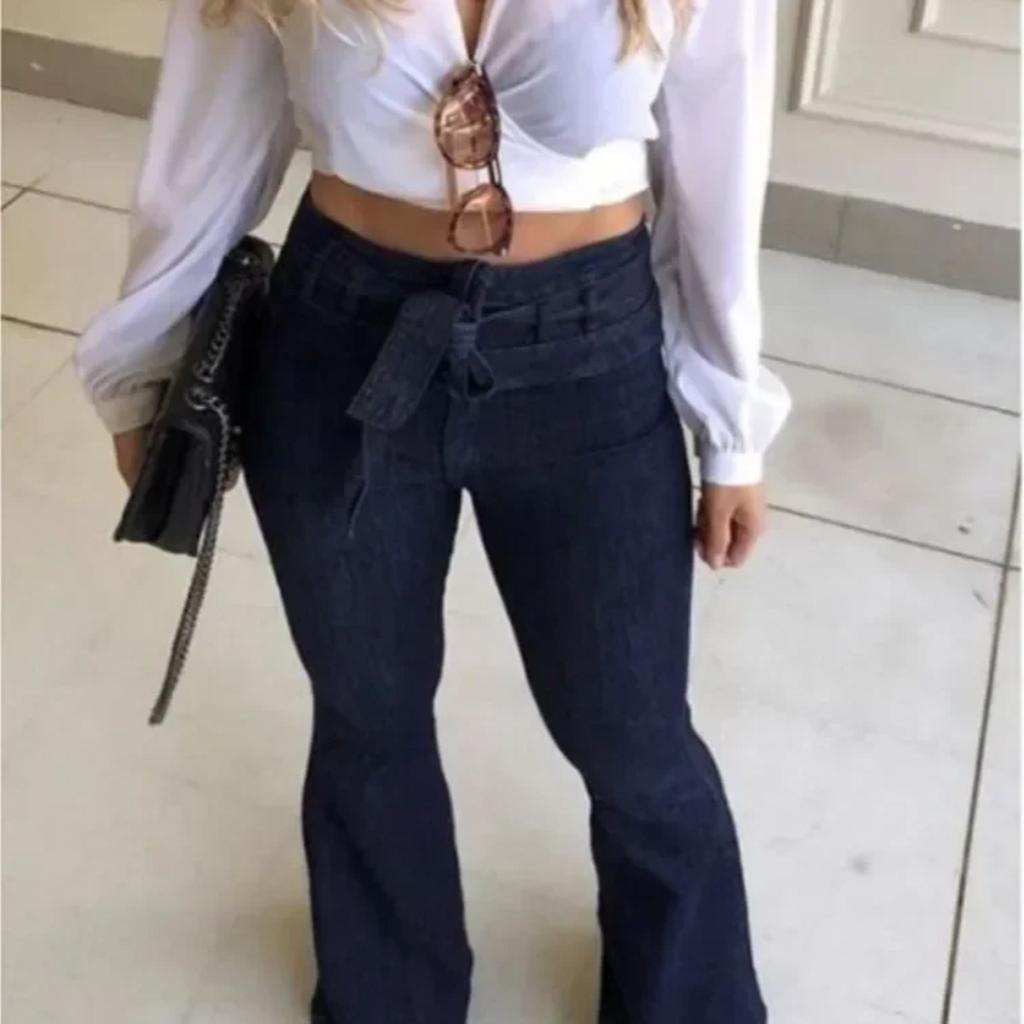 Jeansy damskie w jednolitym kolorze, z wysokim stanem, rozszerzane, rozpinane, kieszenie, rozporek, Streetwear, smukłe, patchworkowe, guziki, lekko elastyczny pasek