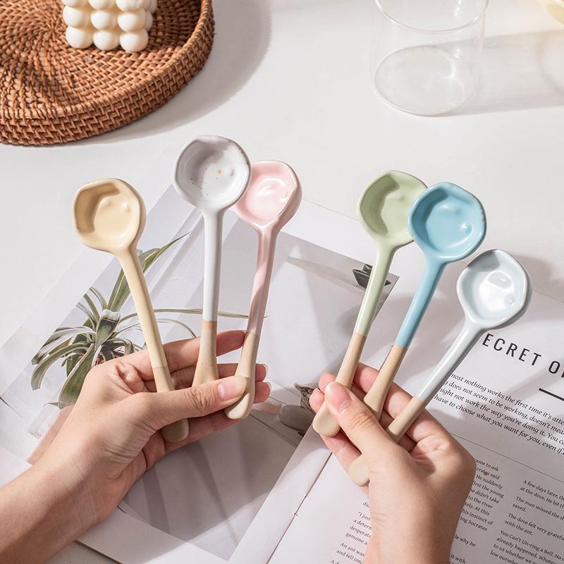 Keramik hitzebeständiger Kaffeelöffel langer Griff Retro japanischer Stil Ton Gewürzrührlöffel Grobkeramik handgefertigt ins kleiner Wind