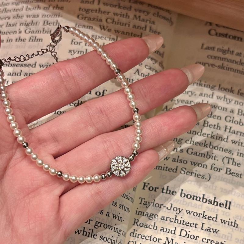 

Roman Star Compass Eight Point Star Freshwater Pearl Bracelet Light Luxury Layered Hand Chain