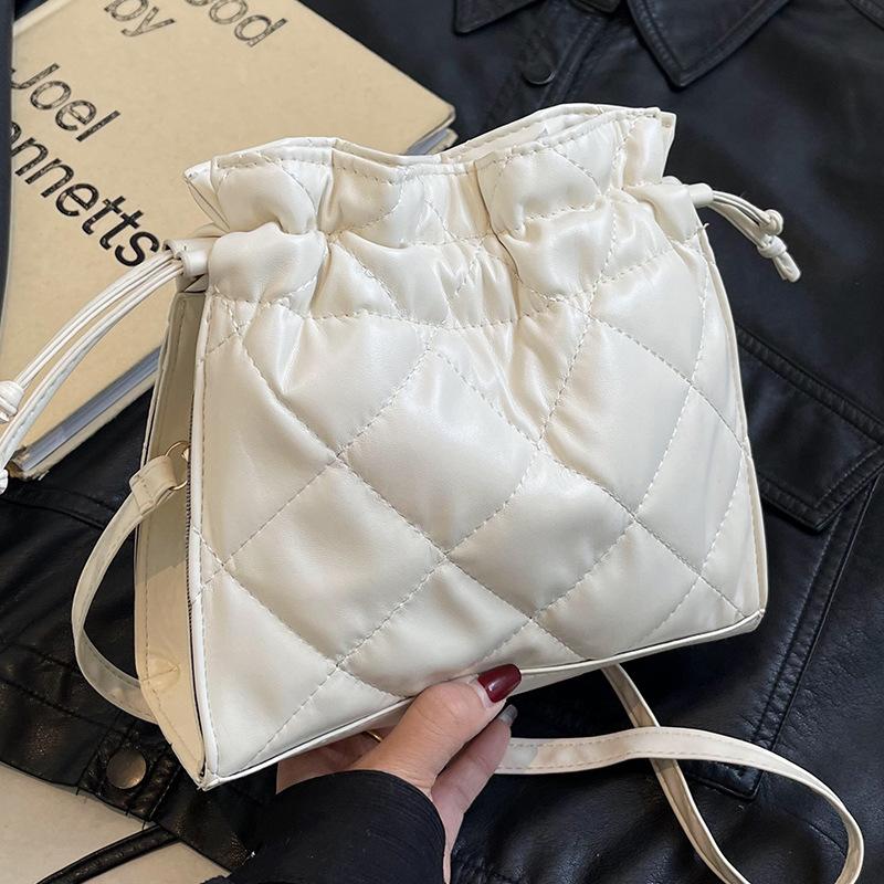 Premium Foreign Style Bag Women'S Trendy Versatile Bucket Bag Fashion Shoulder Crossbody Diamond Chain Bag Women