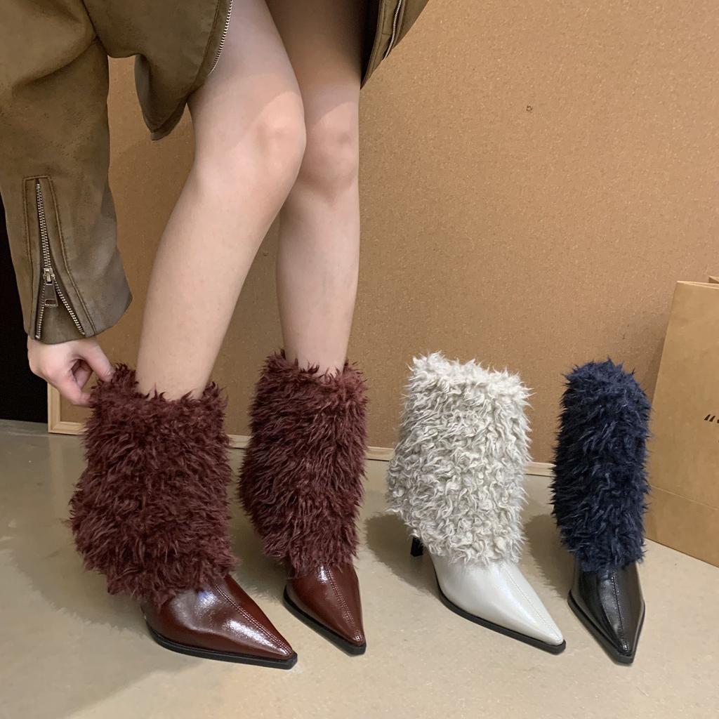 2025 sind hochhackige Kurzstiefel für Frauen dieses Jahr beliebt, schwarze spitz zulaufende dünnabsatzige haarige mittelhohe Schneestiefel, Samt modische Essenz