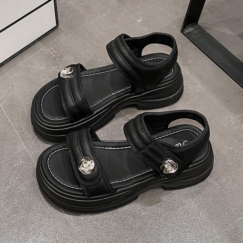 Muffin-Plateau vielseitige Sandalen Damen 2025 Sommer neue vielseitige lässige Höhenzunahme Klettverschluss Strandsandalen