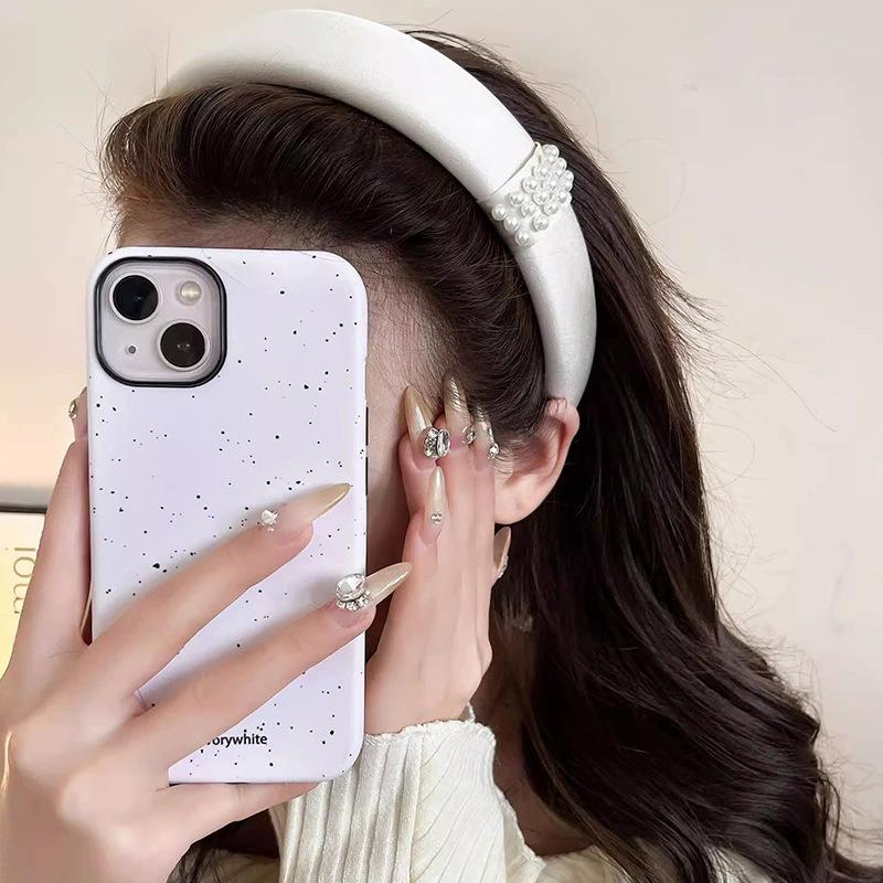 Zhao Ruth has the same black pearl headband for women's foreign light luxury headband hair jewelry.