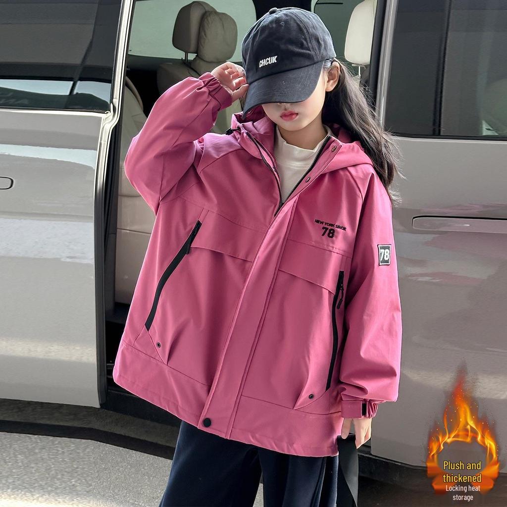 Girls' Fleece-Lined 3-in-1 Detachable Windbreaker Jacket, 2024 Autumn/Winter Style, Big Child Outdoor Thickened Coat.