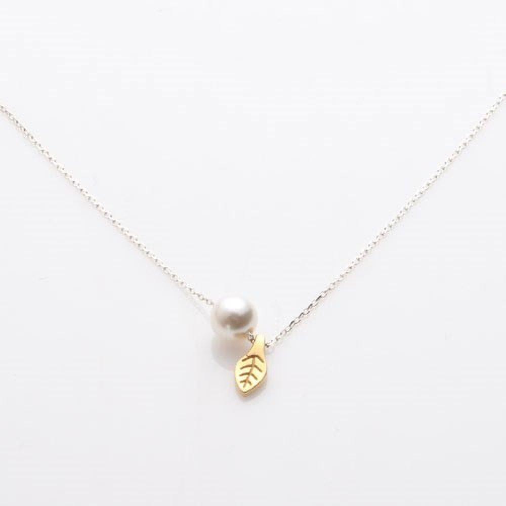 J.Lauren 02N0519 Pearl and Gold Leaf Silver Necklace
