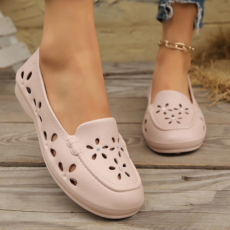 Fashion Women's Summer New Flat Sole Baotou Hollow Out Beach Sandals Soft Sole Non Slip Slip-On Lightweight Elderly Sandals Cave Shoes