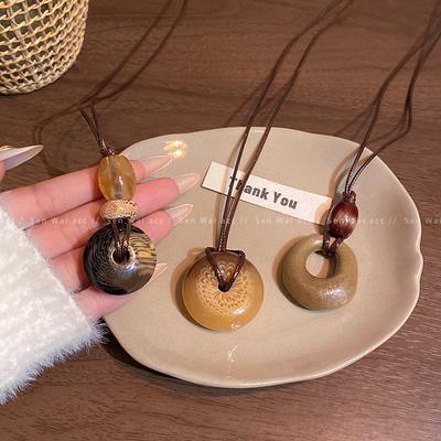 Bohemian Resin Round Pendant Necklace Fashion Commuter Sweater Chain Retro Ethnic Style Niche Decoration