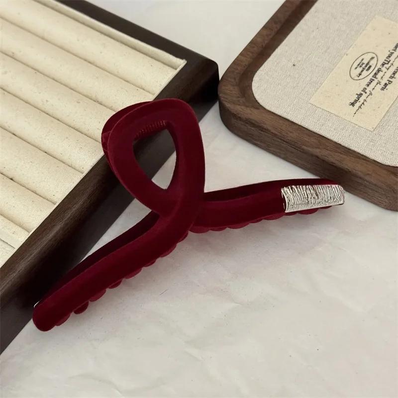 Autumn and Winter Retro Flocking Large  Metal  Grab Clip Femininity Hairpin  Shark Clip On The Back of The Head  Hair Claw Clip