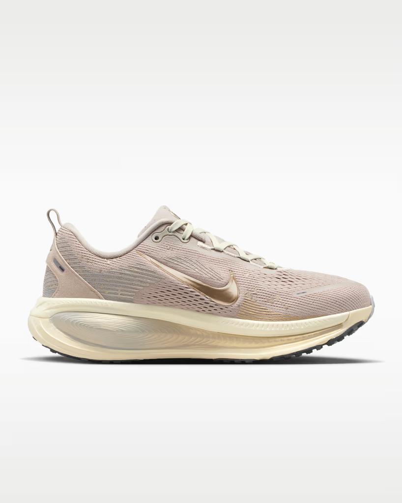 IF4463-200 Nike Vomero 18 SE Cream 2 Coconut Milk Light Smoke Grey (Women's)