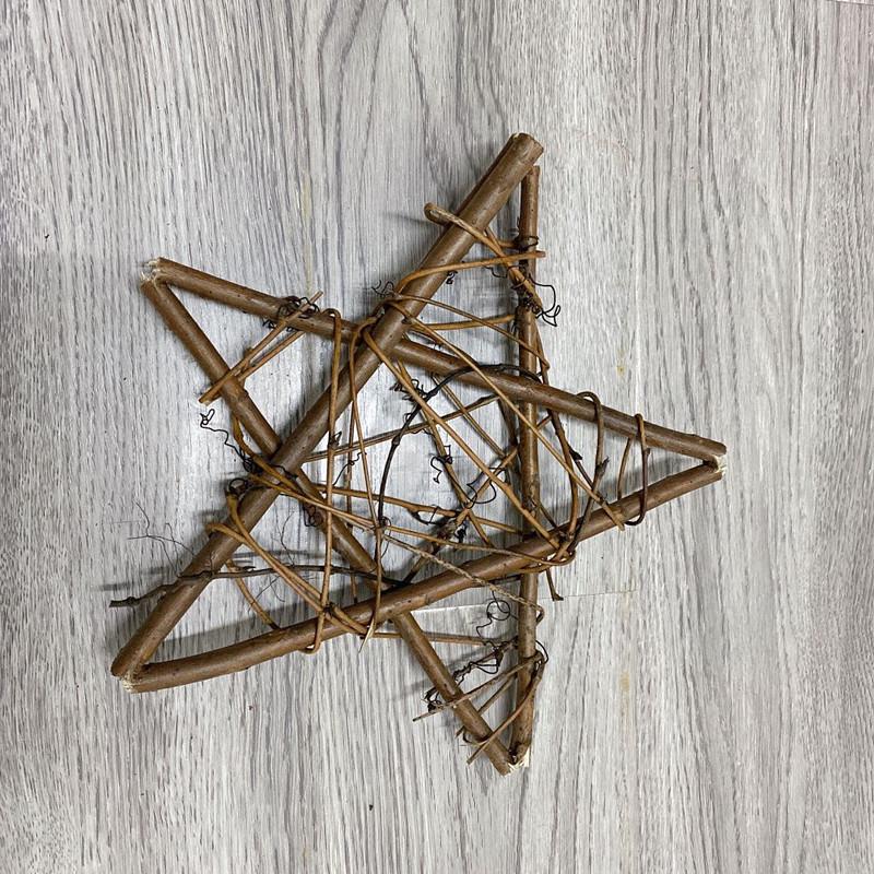 Natural Dried Pine Cones for Christmas Tree Decoration, Photography Props, Floral Wreaths, and Bouquets.