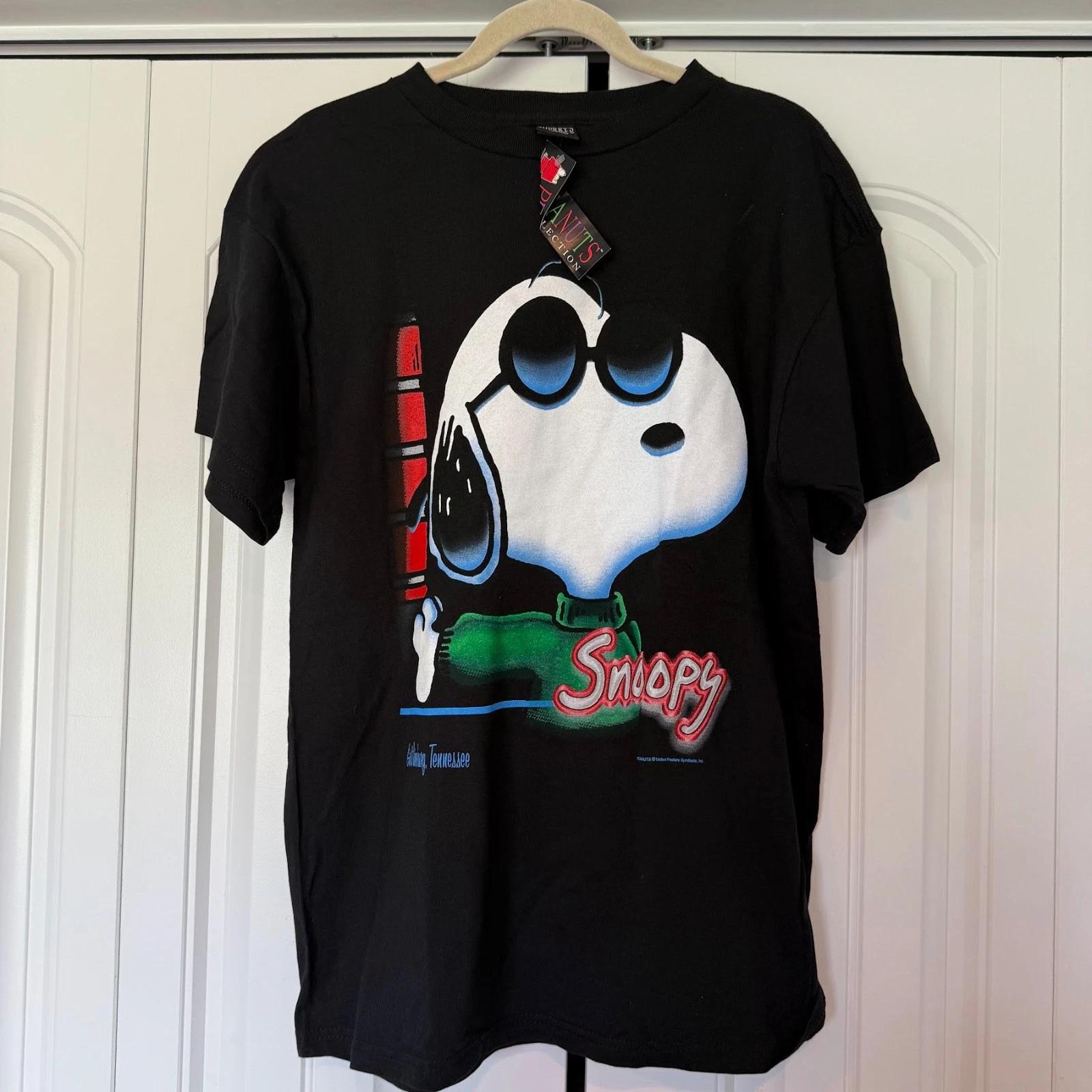 

New Rare VTG 1990s Snoopy Joe Cool Peanuts T-Shirt 90s Y2K NOS Large Gatlinburg M