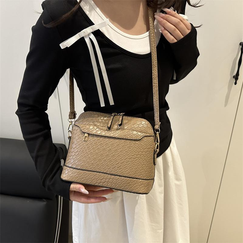 Summer new popular shoulder messenger bag versatile niche design practical simple bag