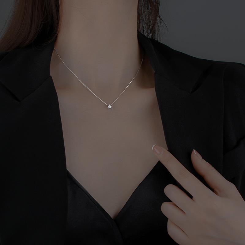 Elegant Mini Star Necklace for Women - Versatile, Fashionable, and Exquisite Clavicle Chain