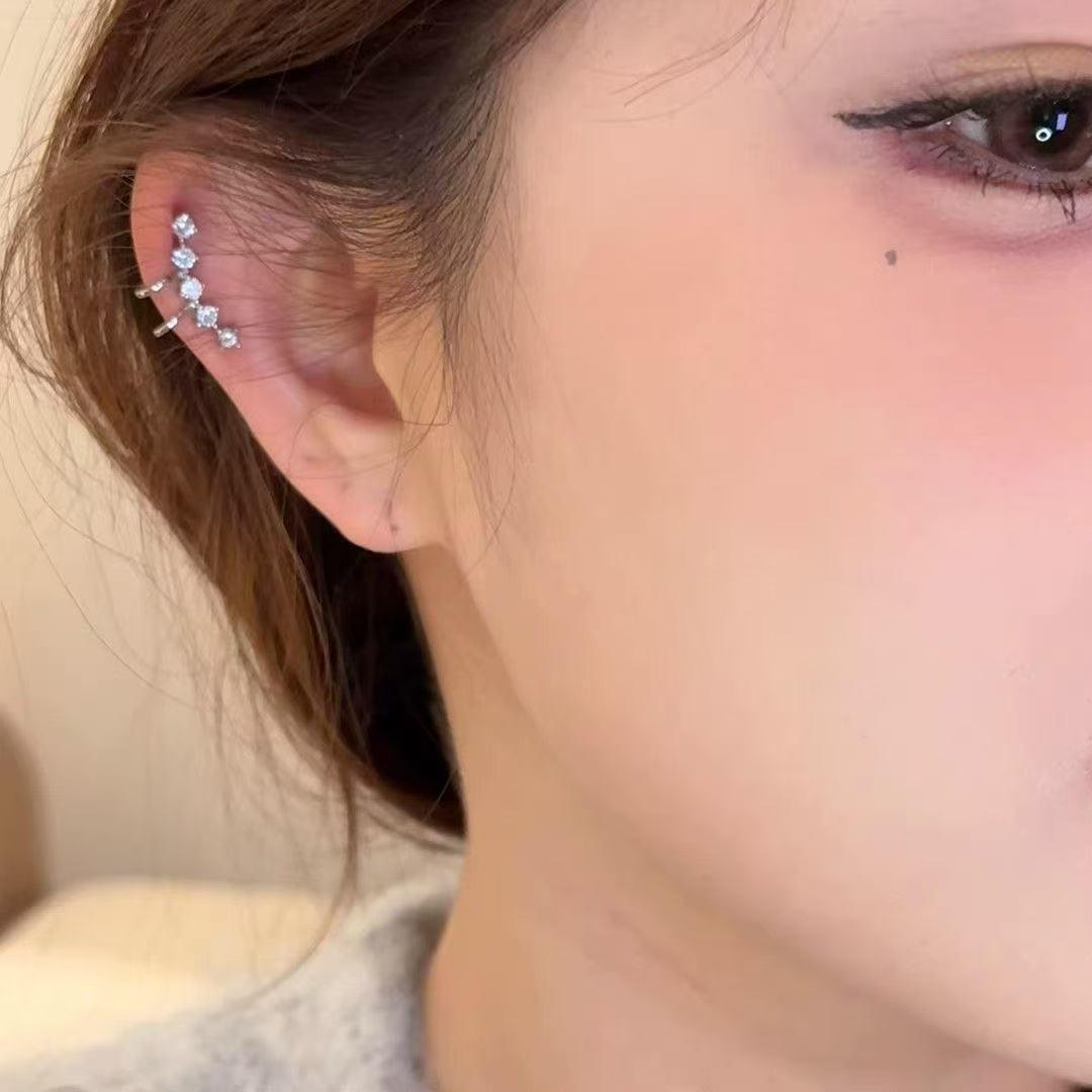 

Серьги-пусеты «Большая Медведица» с цирконием и манжетами с бриллиантовой отделкой