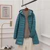 Dámská péřová bunda střední délky s kapucí - Zeštíhlující tenký kabát plus size pro podzim/zimu 2023